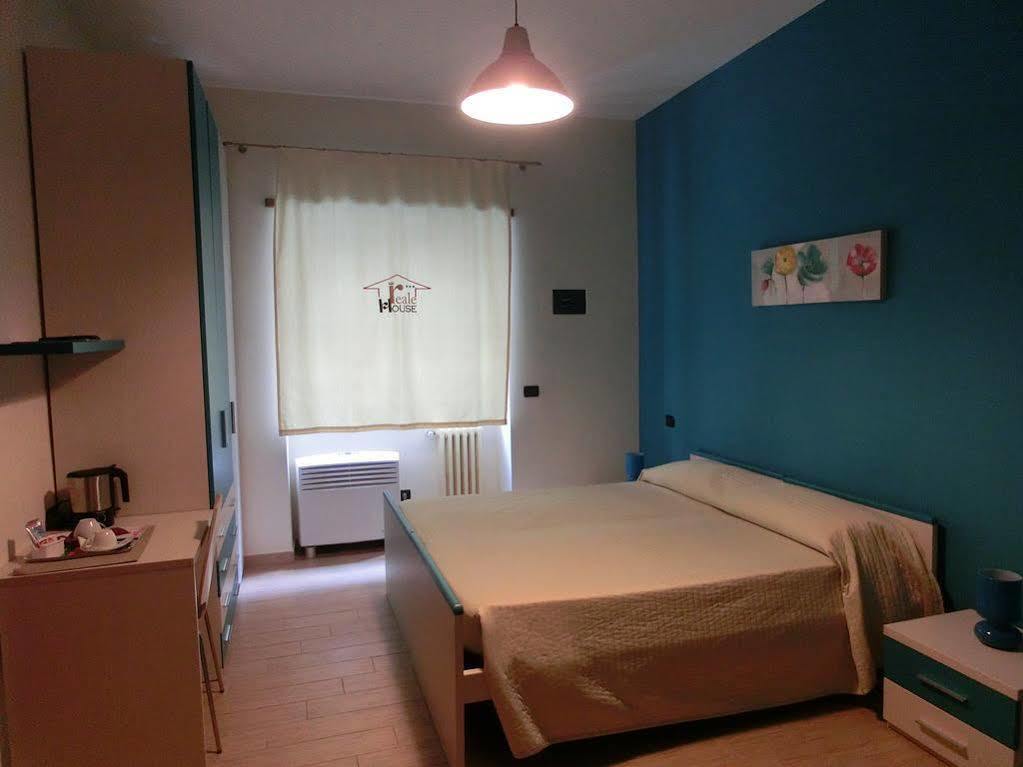 רומא Reale House Rooms מראה חיצוני תמונה