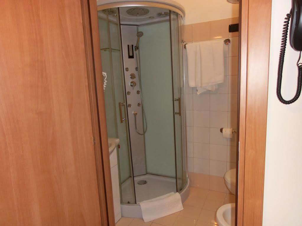 רומא Reale House Rooms מראה חיצוני תמונה